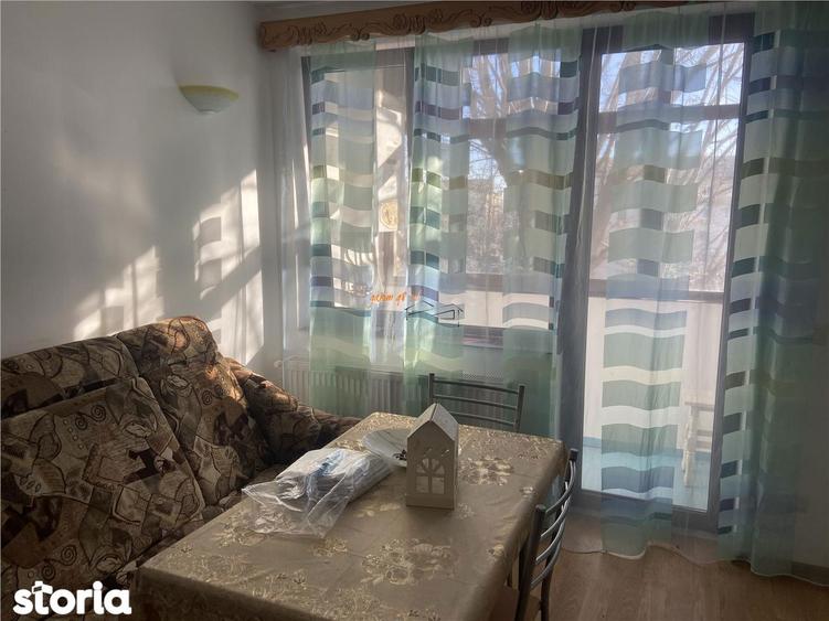 Apartament cu 2 camere decomandat, mobilat în Sud