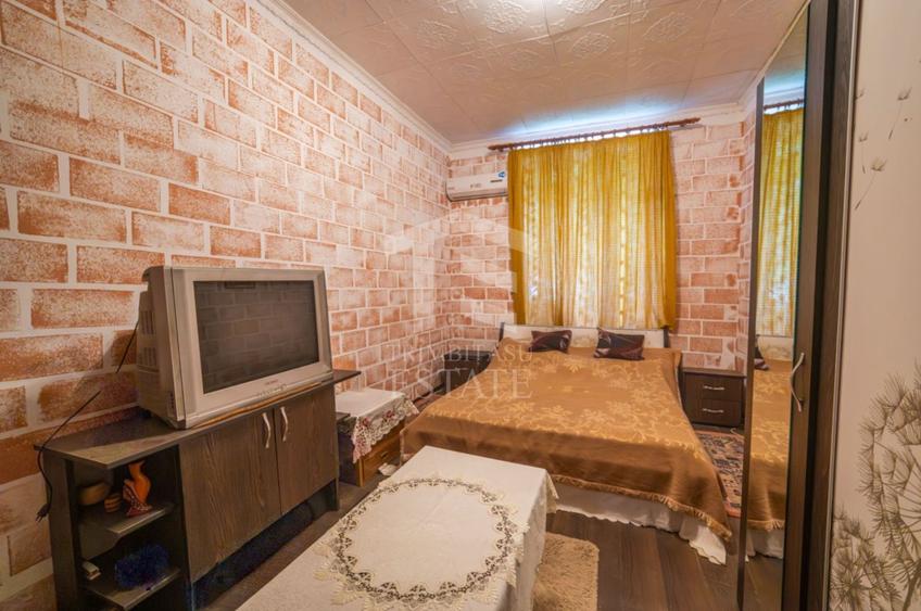 Apartament cu 3 camere semidecomandat, mobilat în Dâmbovița
