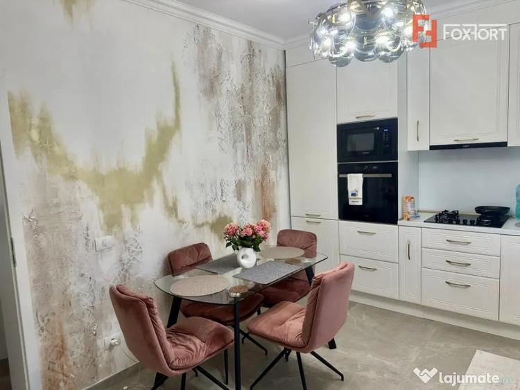 Casă cu 5 camere cu Teren 330 Mp în Dumbrăvița