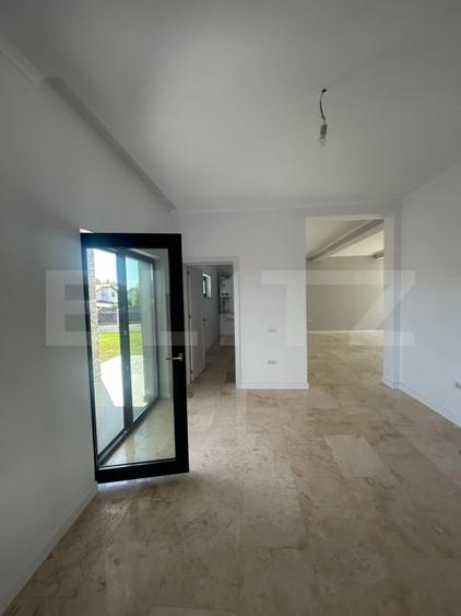 Casă individuală cu 8 camere cu Canalizare în Crevedia