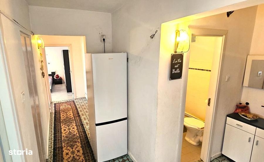 Apartament cu 4 camere decomandat în Central