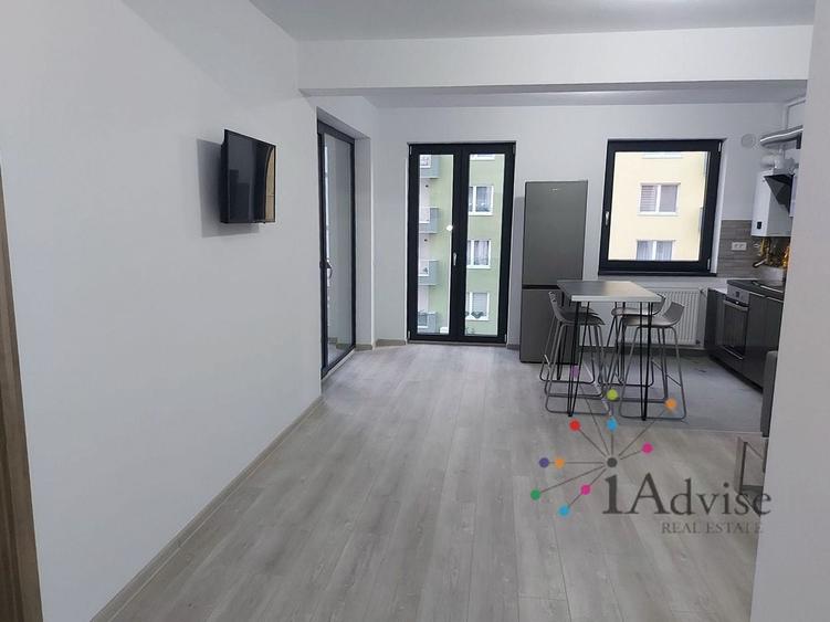 Apartament cu 2 camere decomandat, mobilat în Tractorul