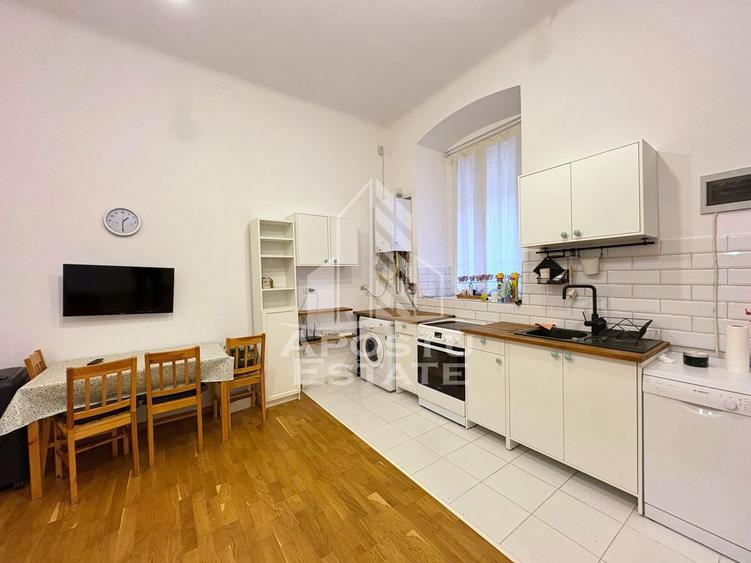 Apartament cu 2 camere semidecomandat, mobilat în Ultracentral