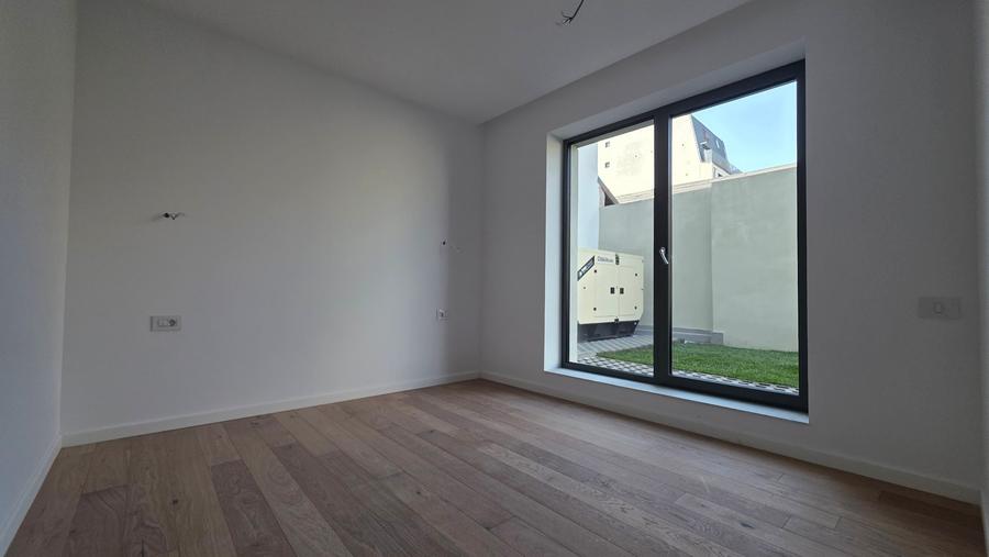 Apartament cu 4 camere decomandat în Timpuri Noi