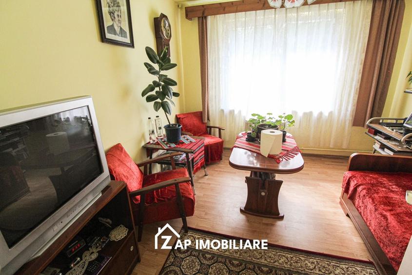 Apartament cu 3 camere decomandat în 7 Noiembrie