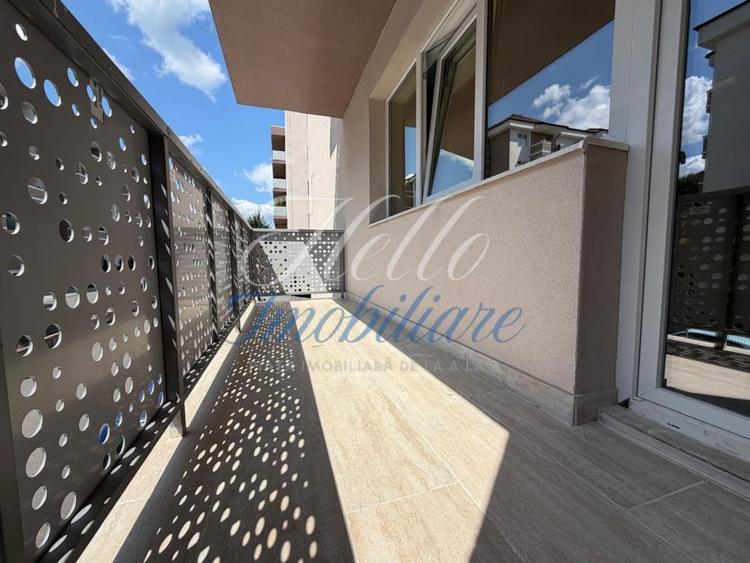 Apartament cu 3 camere semidecomandat în Florești