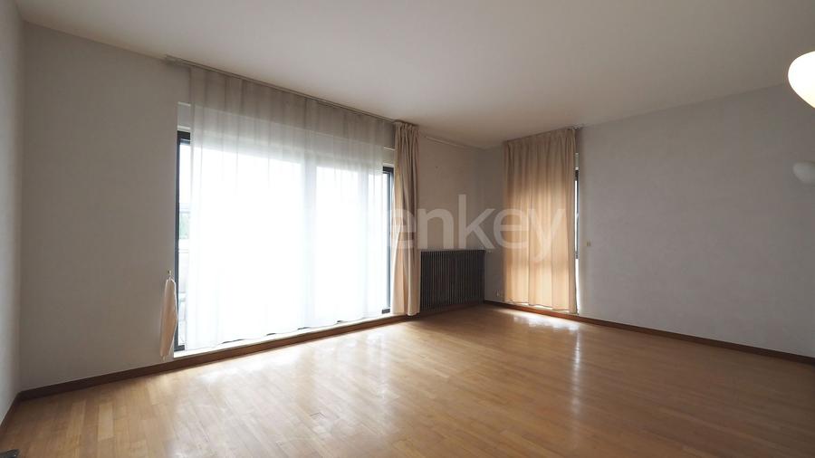 Apartament cu 4 camere decomandat în Dorobanți