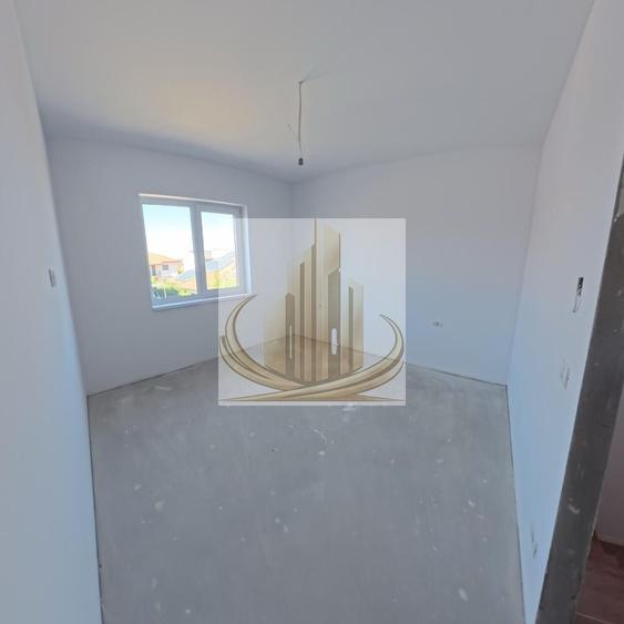 Duplex cu 5 camere cu Canalizare în Dumbrăvița