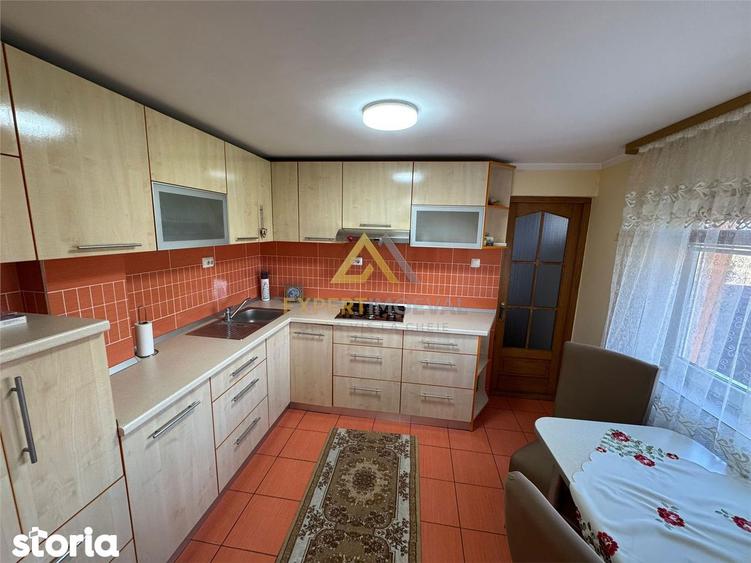 Casă cu 7 camere cu Teren 800 Mp în Vasile Alecsandri