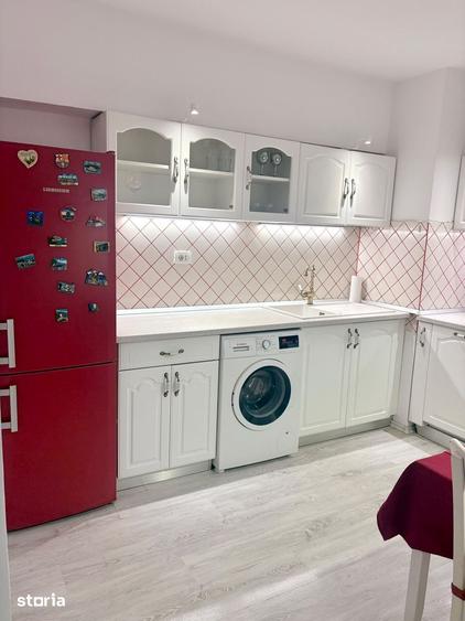 Apartament cu 4 camere decomandat în Titan