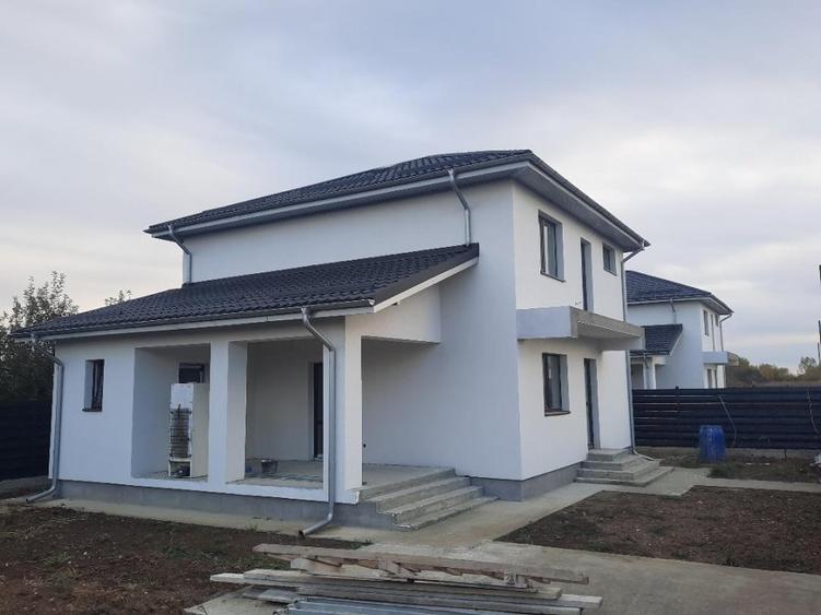 Casă individuală cu 4 camere cu Teren 340 Mp în Joița