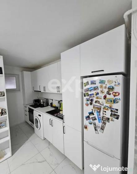 Apartament cu 3 camere semidecomandat în Florești