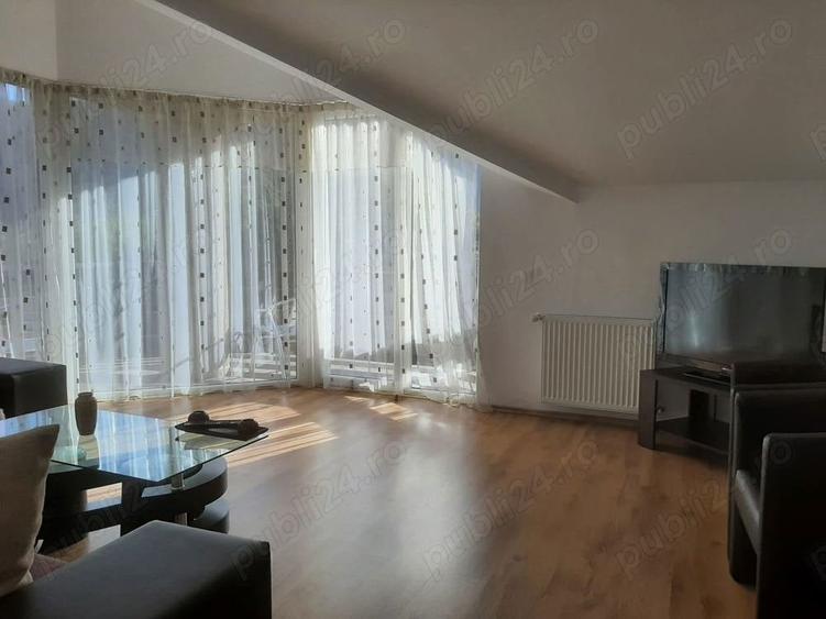 Casă cu 15 camere cu Teren 500 Mp în Platoul Izvor