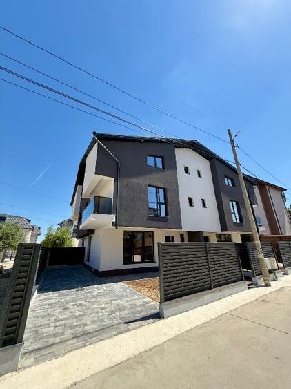 Duplex cu 5 camere cu Canalizare în Dobroești