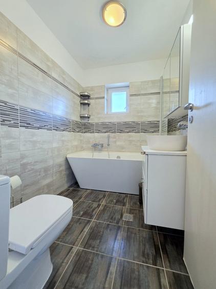 Apartament cu 3 camere decomandat în Theodor Pallady