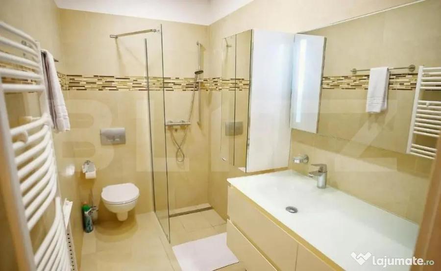 Apartament cu 4 camere decomandat, mobilat în Central