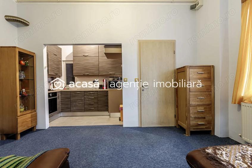 Apartament cu 2 camere semidecomandat, mobilat în Central
