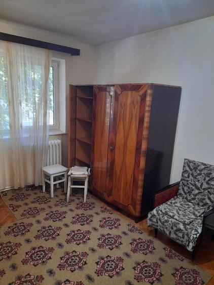 Apartament cu 3 camere decomandat în Progresul