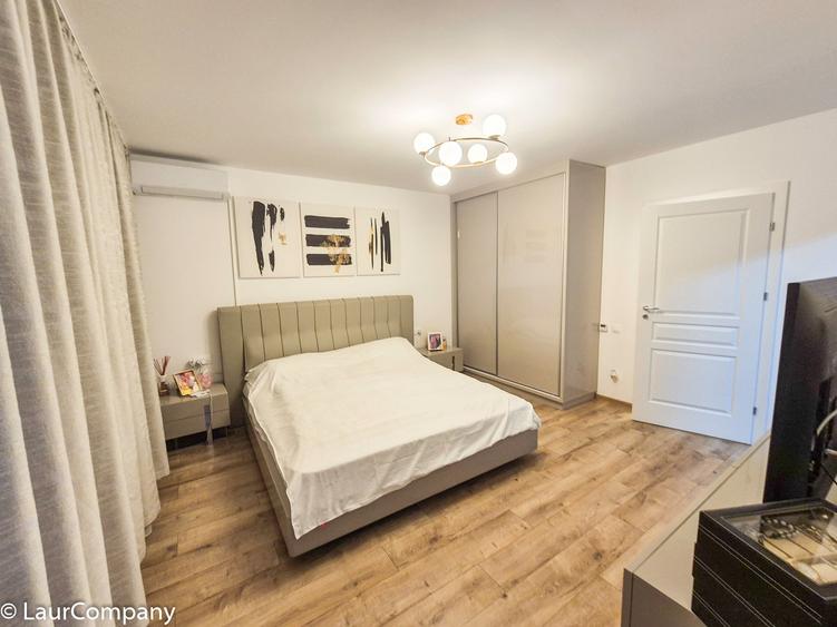 Duplex cu 4 camere cu Canalizare în Trivale