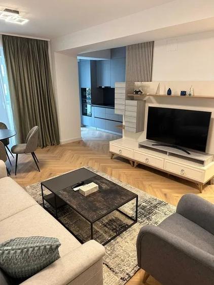 Apartament cu 2 camere semidecomandat, mobilat în Pipera
