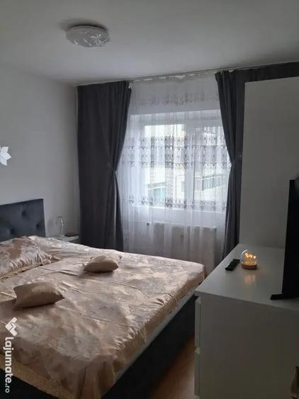 Apartament cu 3 camere decomandat în 8 Martie