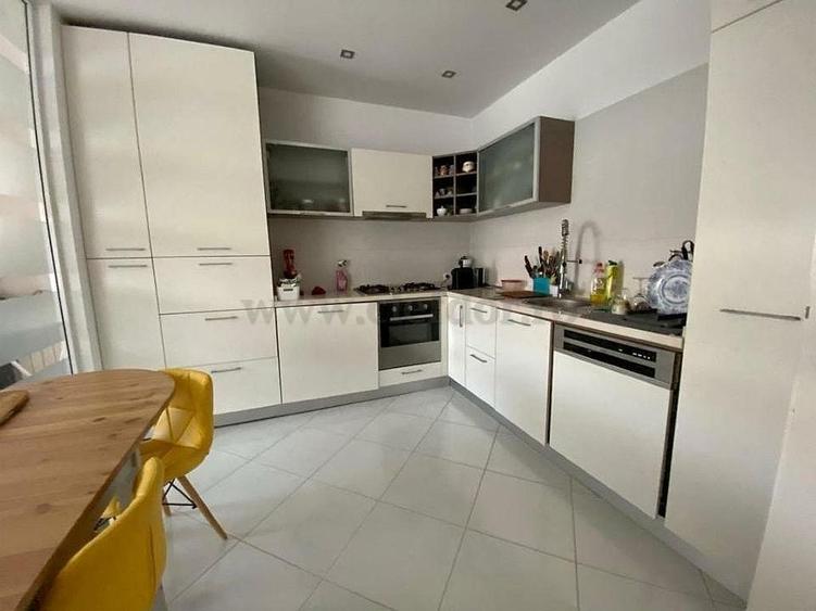 Apartament cu 3 camere decomandat, mobilat în Pipera