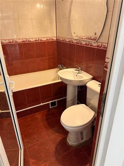 Apartament cu 3 camere semidecomandat în Ultracentral