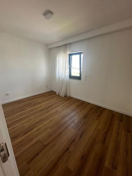 Duplex cu 5 camere cu Canalizare în Clinceni