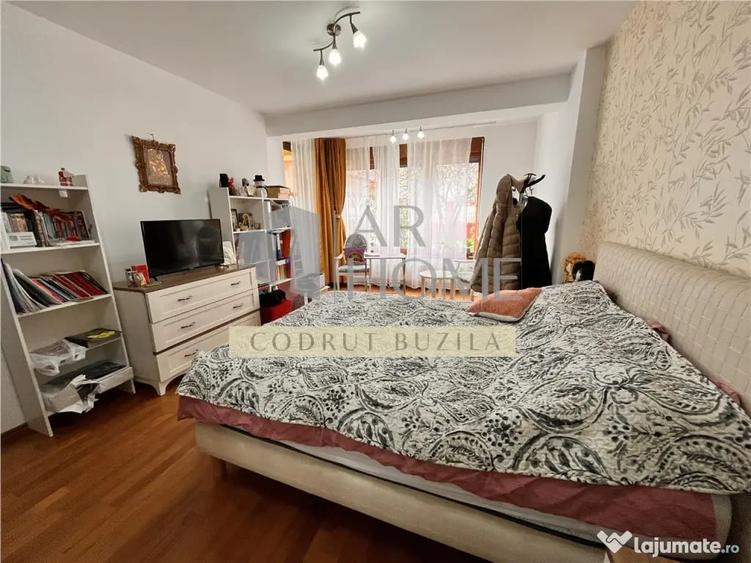Casă cu 5 camere cu Teren 300 Mp în Central