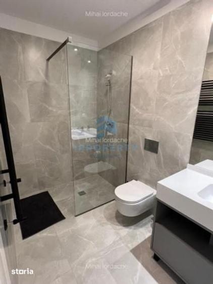 Apartament cu 2 camere semidecomandat în Tei