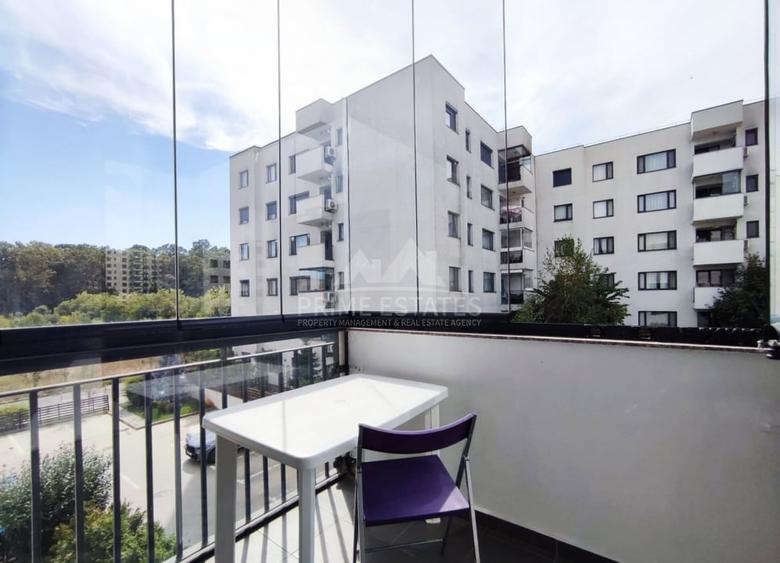 Apartament cu 3 camere semidecomandat, mobilat în Băneasa