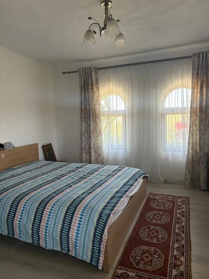 Casă cu 3 camere cu Teren 4750 Mp în Racoți