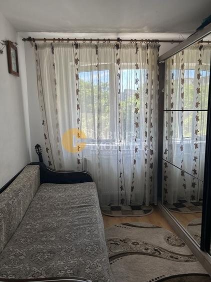 Apartament cu 3 camere semidecomandat, mobilat în Păcurari