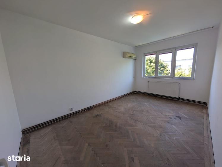 Apartament cu 3 camere decomandat în Vest