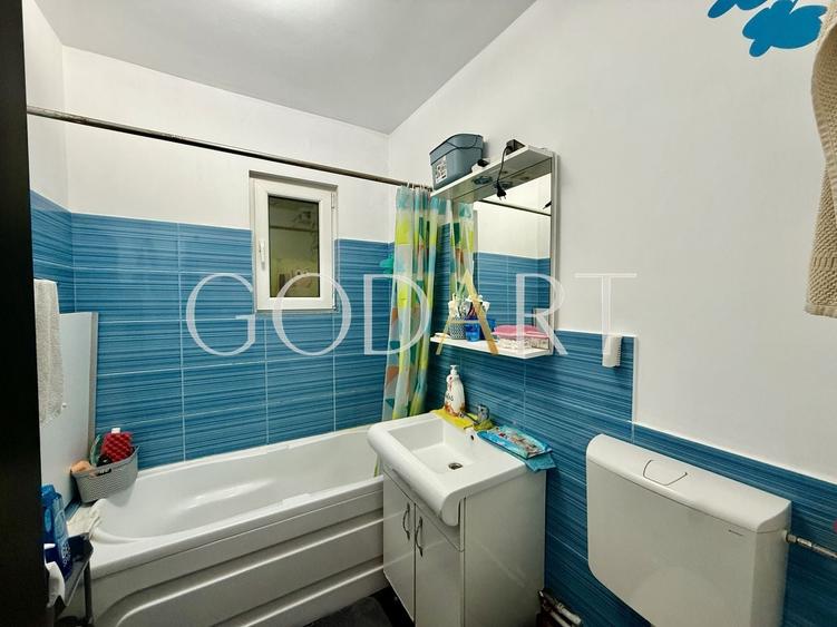 Apartament cu 2 camere semidecomandat, mobilat în Dristor