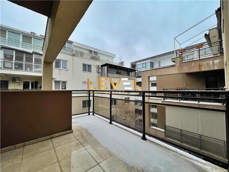 Apartament cu 3 camere decomandat în Herăstrău