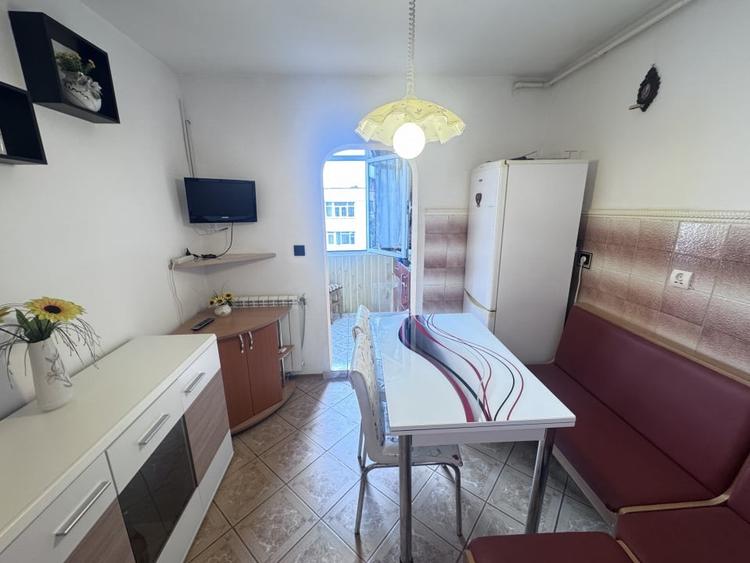Apartament cu 2 camere decomandat, mobilat în Nord