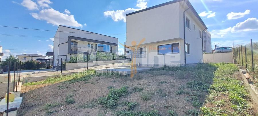 Casă individuală cu 4 camere cu Canalizare în Rediu