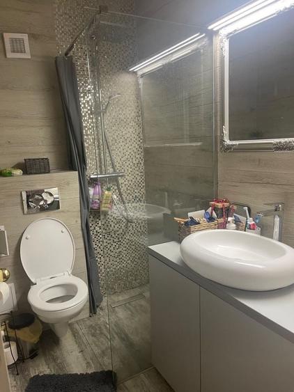 Garsonieră decomandată în Iris