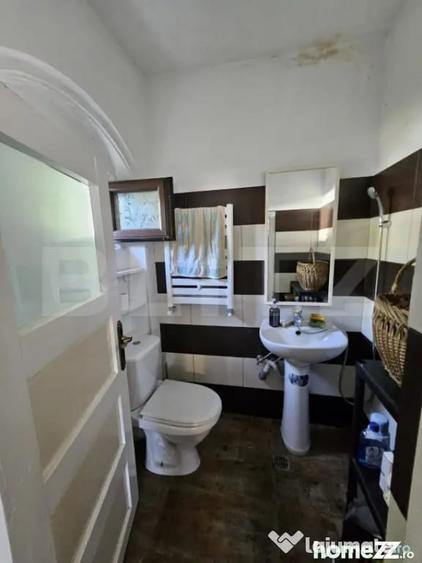 Casă cu 4 camere cu Teren 4435 Mp în Central