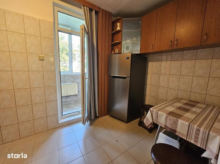Apartament cu 3 camere în Baba Novac