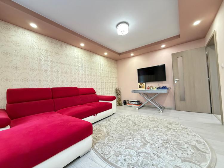 Apartament cu 4 camere decomandat în Nicolina