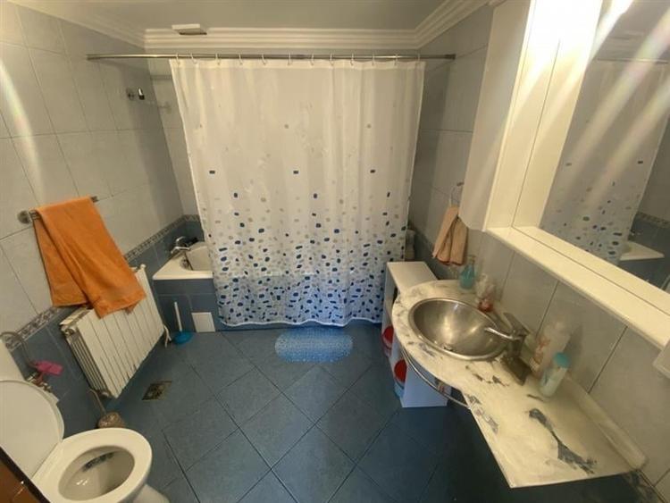 Casă individuală cu 4 camere cu Teren 760 Mp în Tache