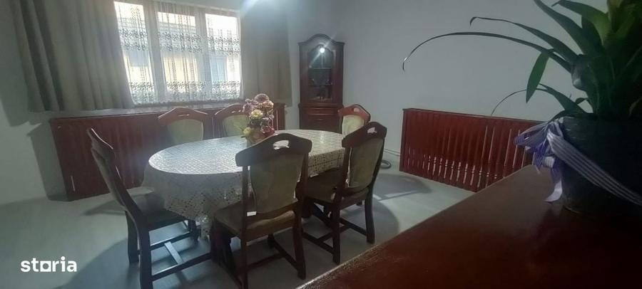 Casă cu 4 camere semidecomandat cu Teren 1000 Mp în Sălard