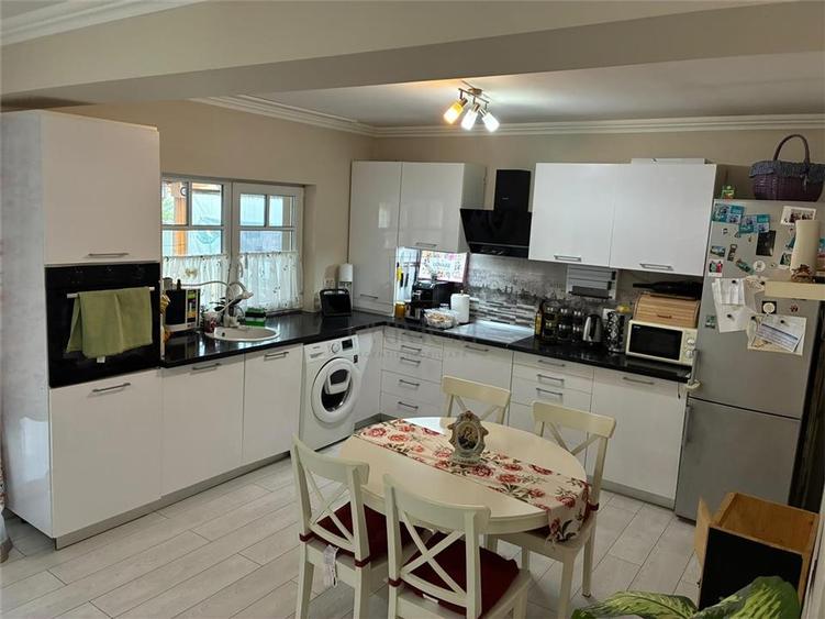 Duplex cu 3 camere cu Canalizare în Moșnița Veche