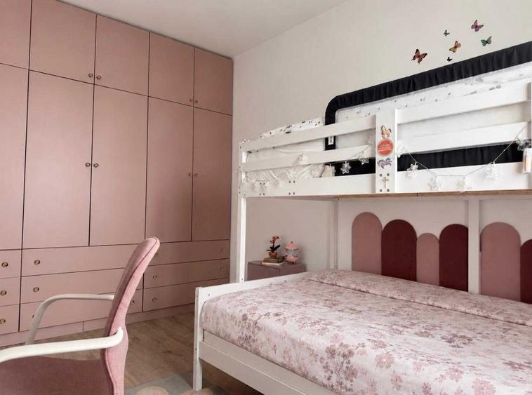 Casă cu 4 camere în Giroc