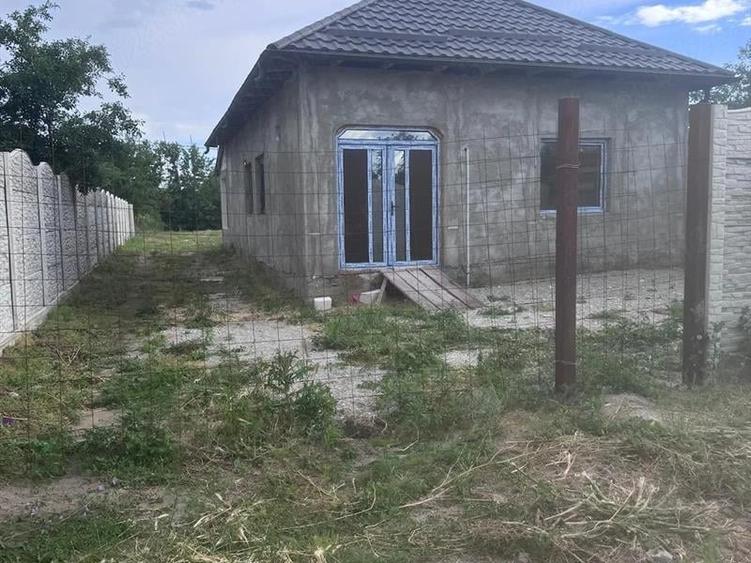 Casă individuală cu 2 camere cu Teren 1125 Mp în Amărăștii de Sus