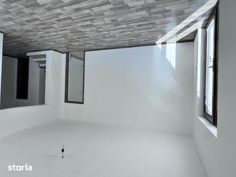 Casă cu 4 camere cu Teren 500 Mp în Bujoreni