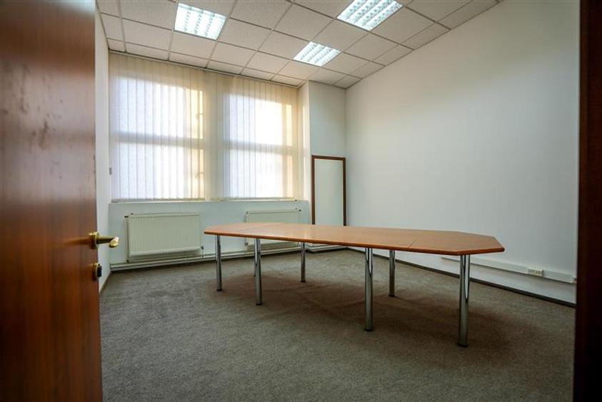 Spațiu comercial, de 1,240 mp, în Central
