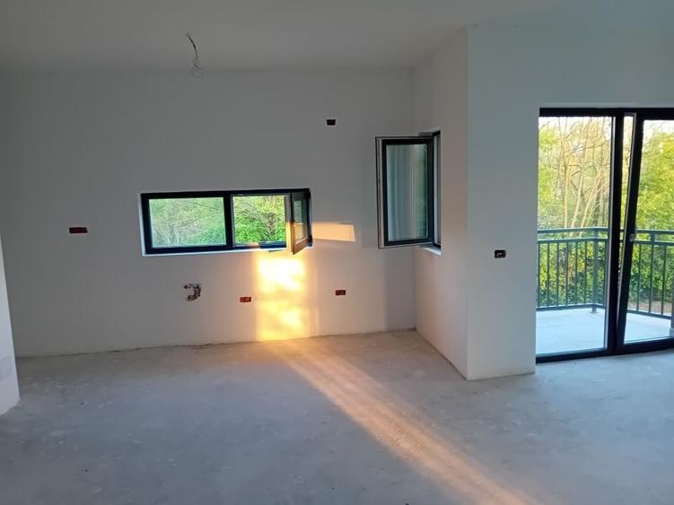 Apartament cu 2 camere decomandat în Exterior Vest